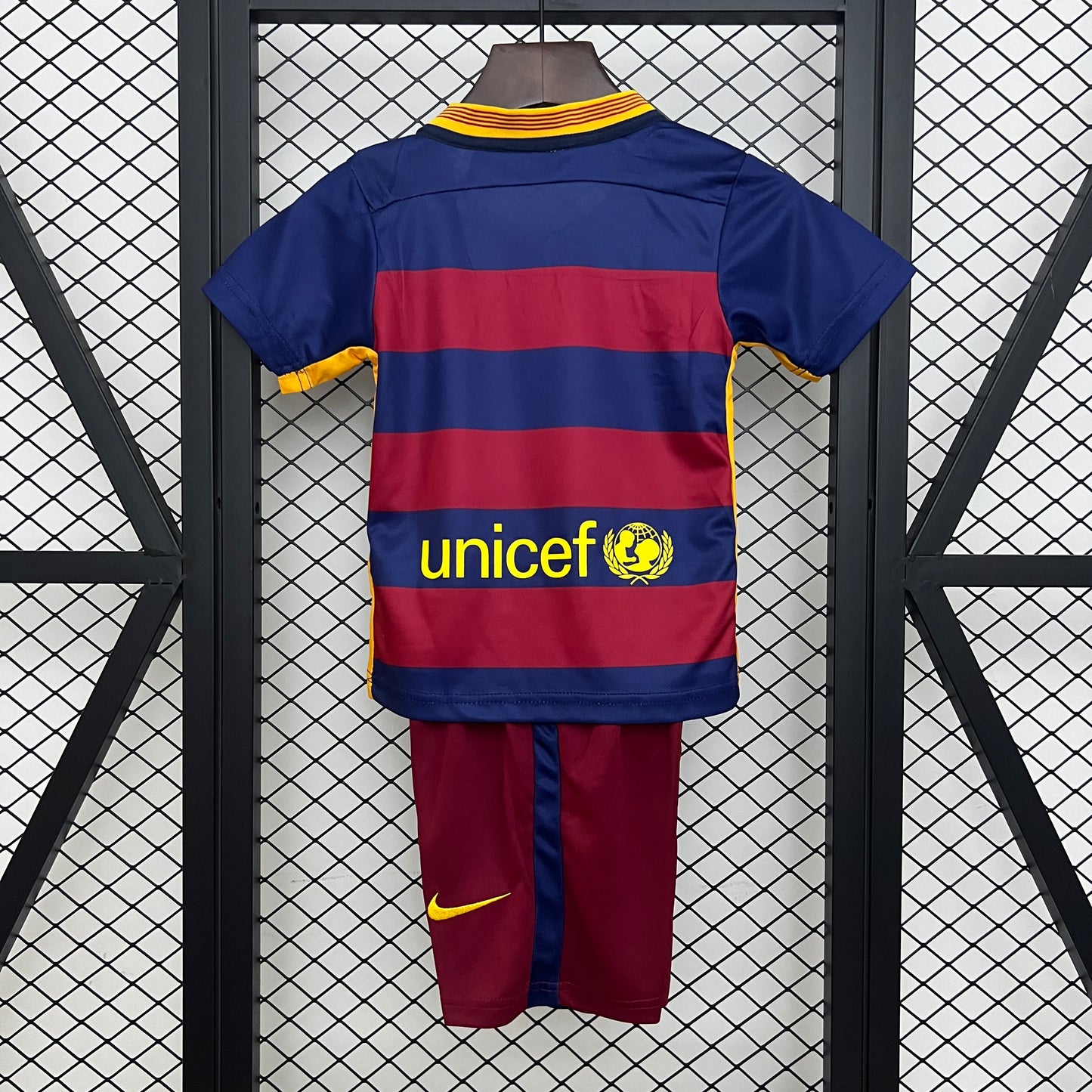 15/16 Barcelona Home Retro Kit Kids Size