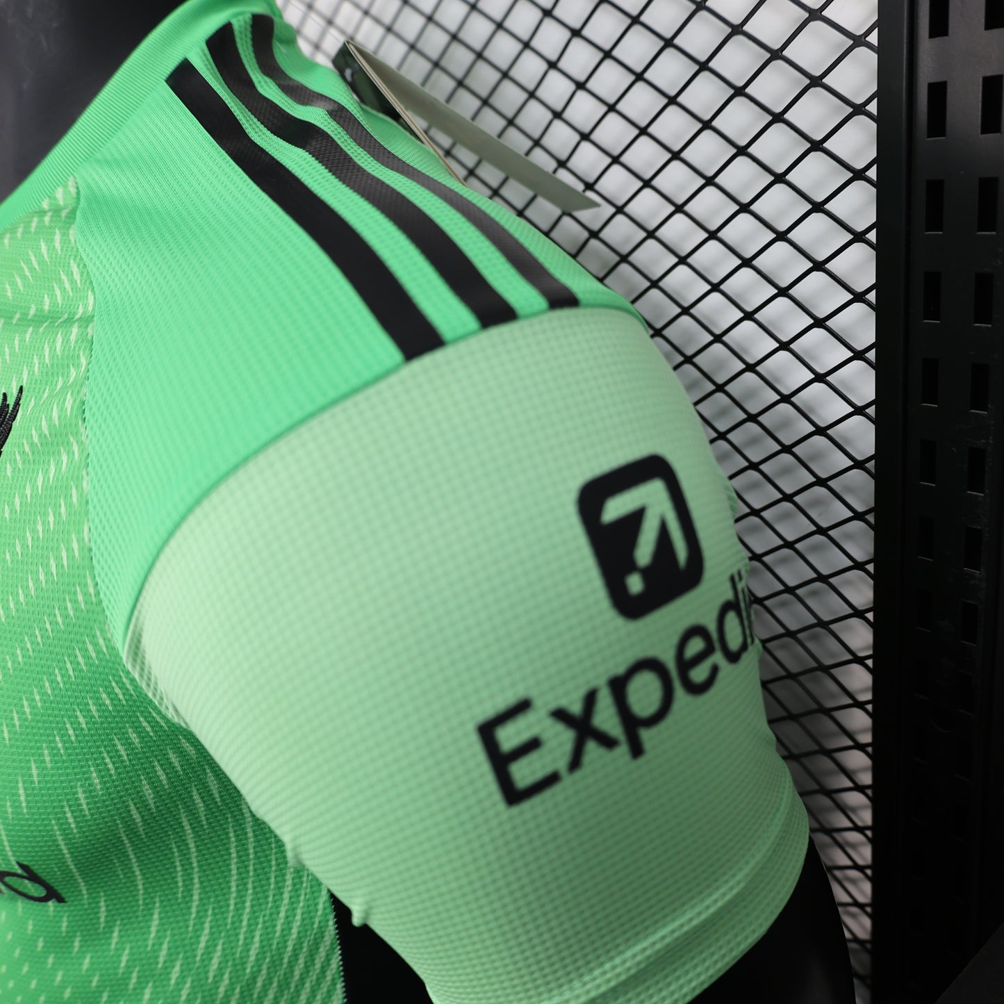 25/26 Liverpool Keeper Jersey (Premium)