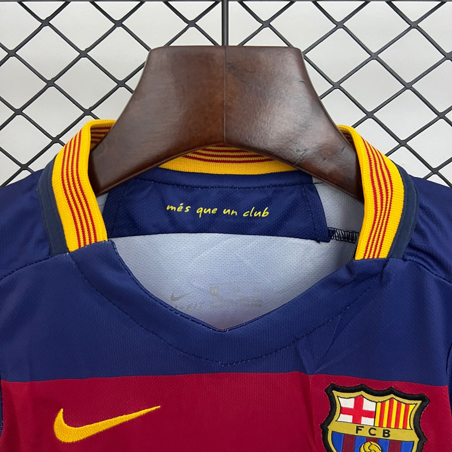 15/16 Barcelona Home Retro Kit Kids Size